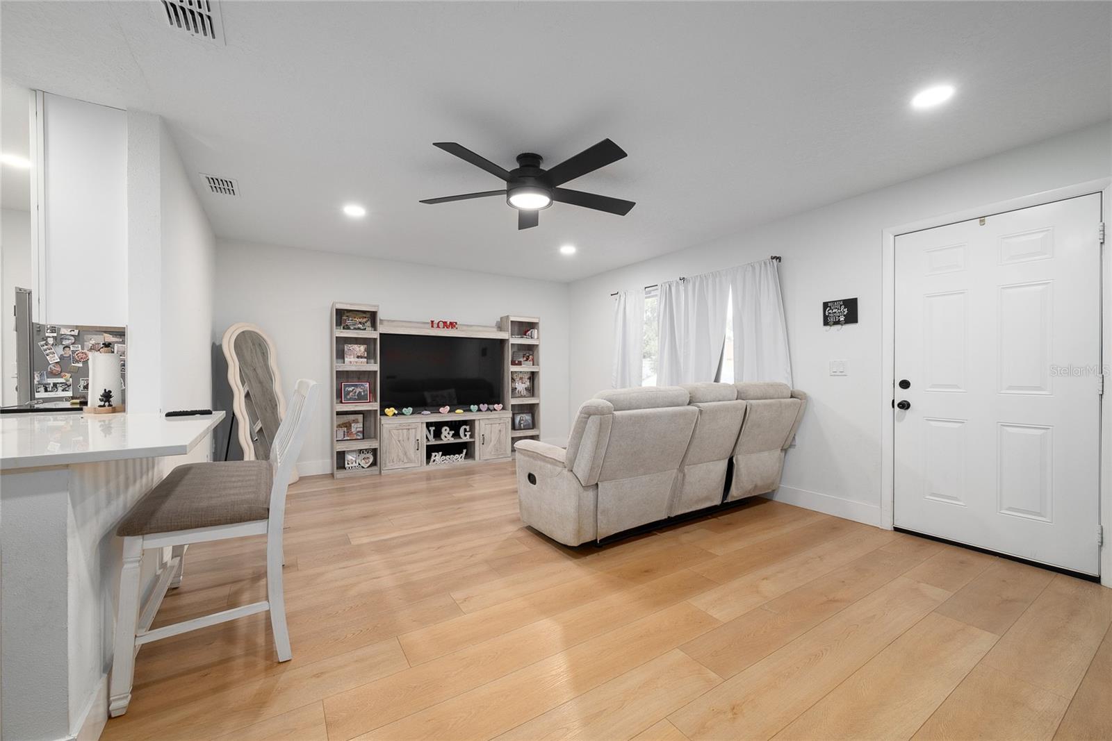 Image 5 of 18 For 768 California Woods Circle