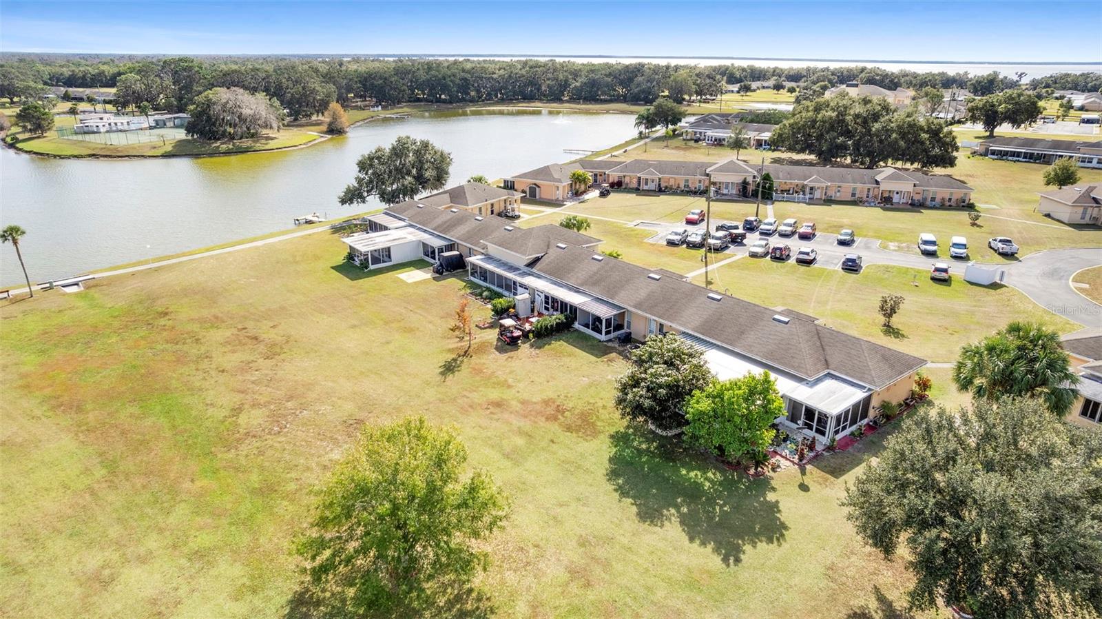 Image 12 of 48 For 601 Club Circle