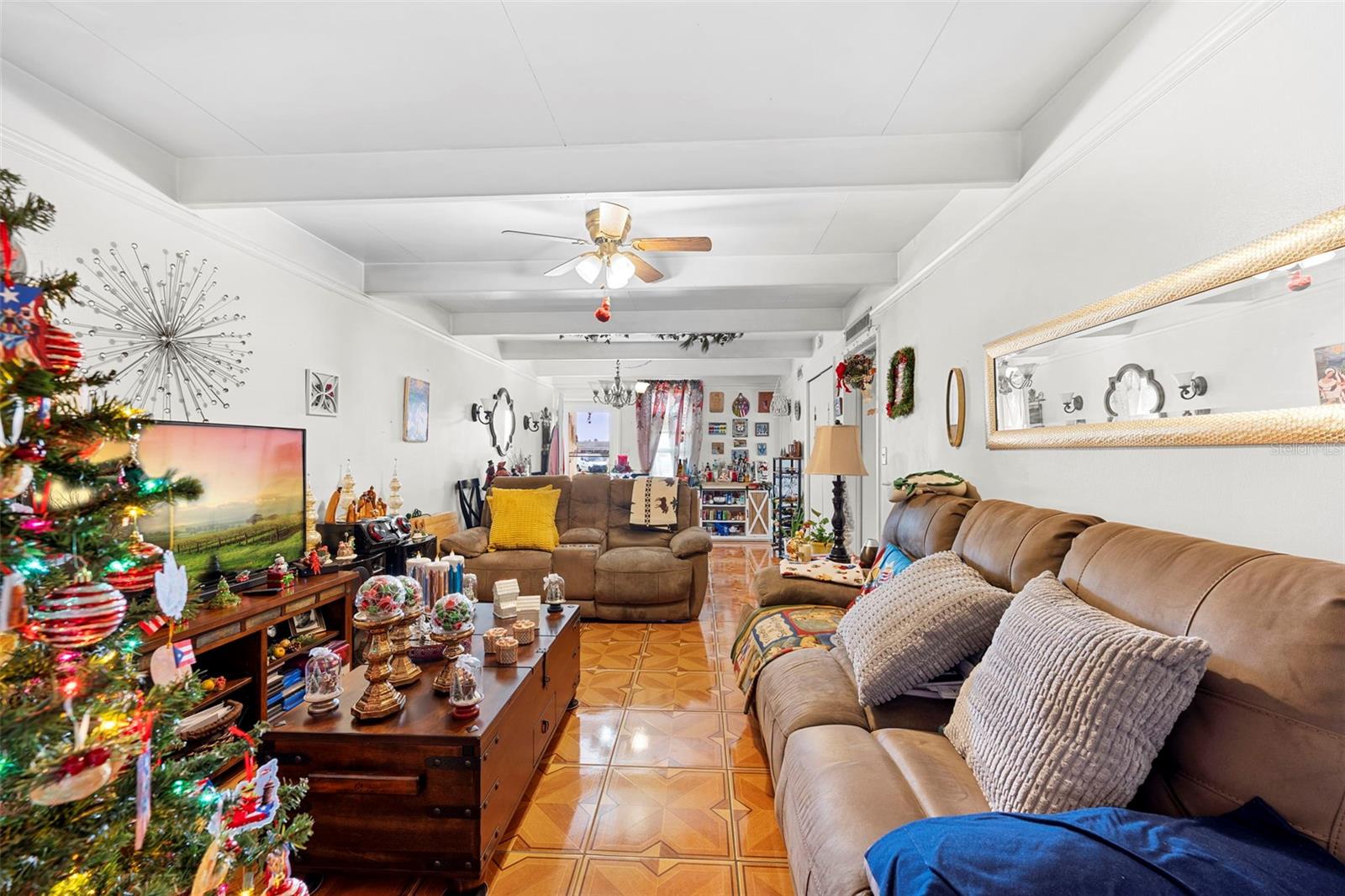 Image 27 of 48 For 601 Club Circle