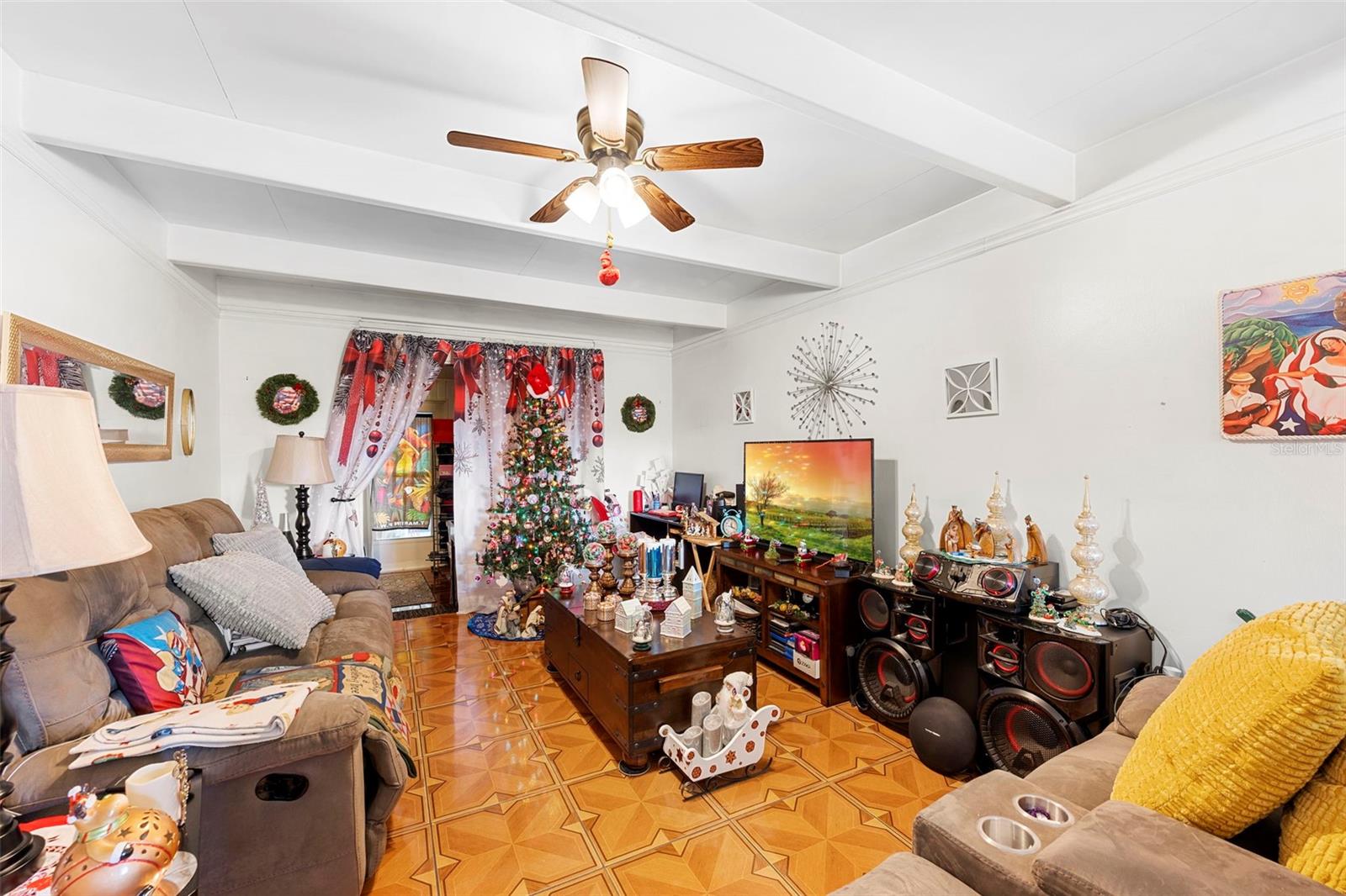 Image 28 of 48 For 601 Club Circle