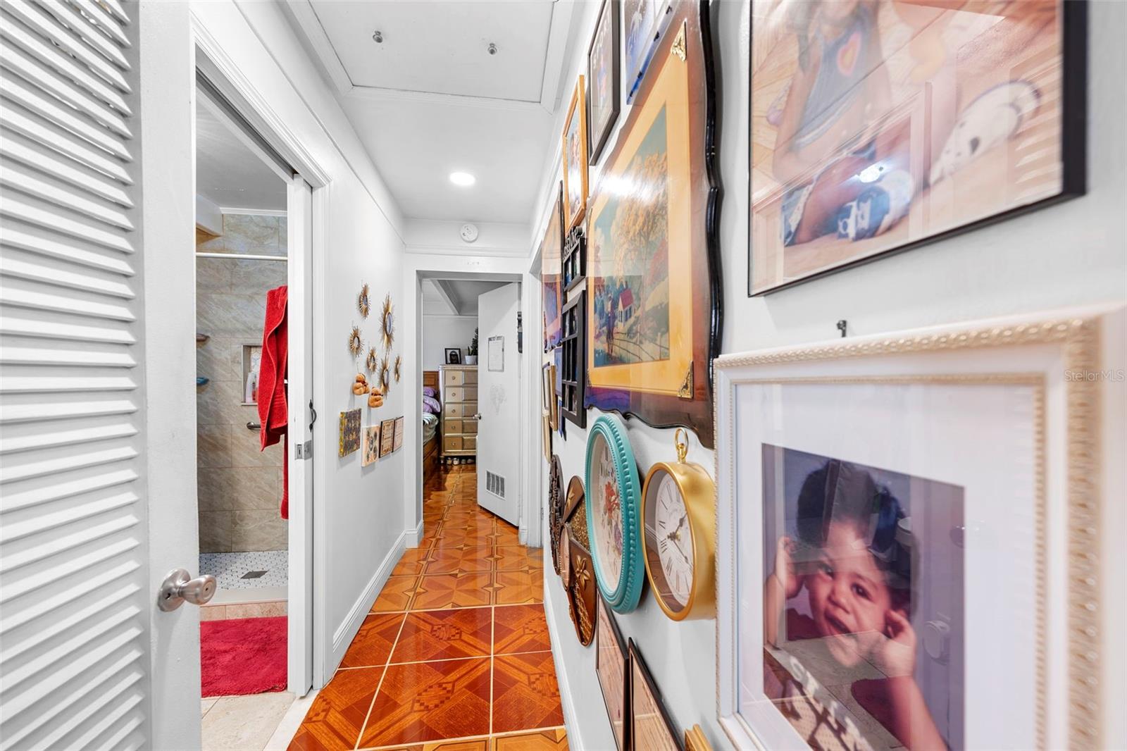 Image 29 of 48 For 601 Club Circle