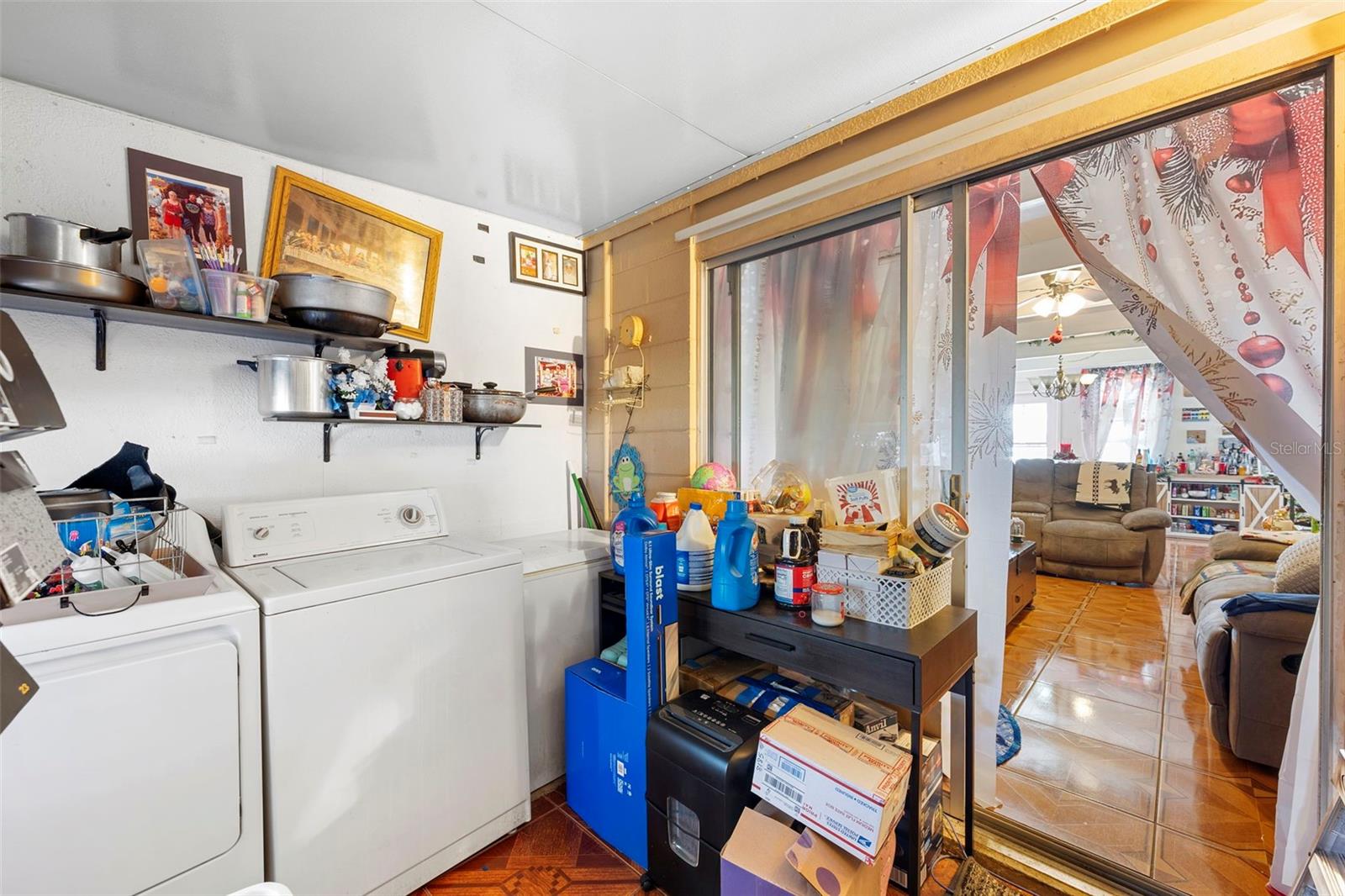 Image 37 of 48 For 601 Club Circle