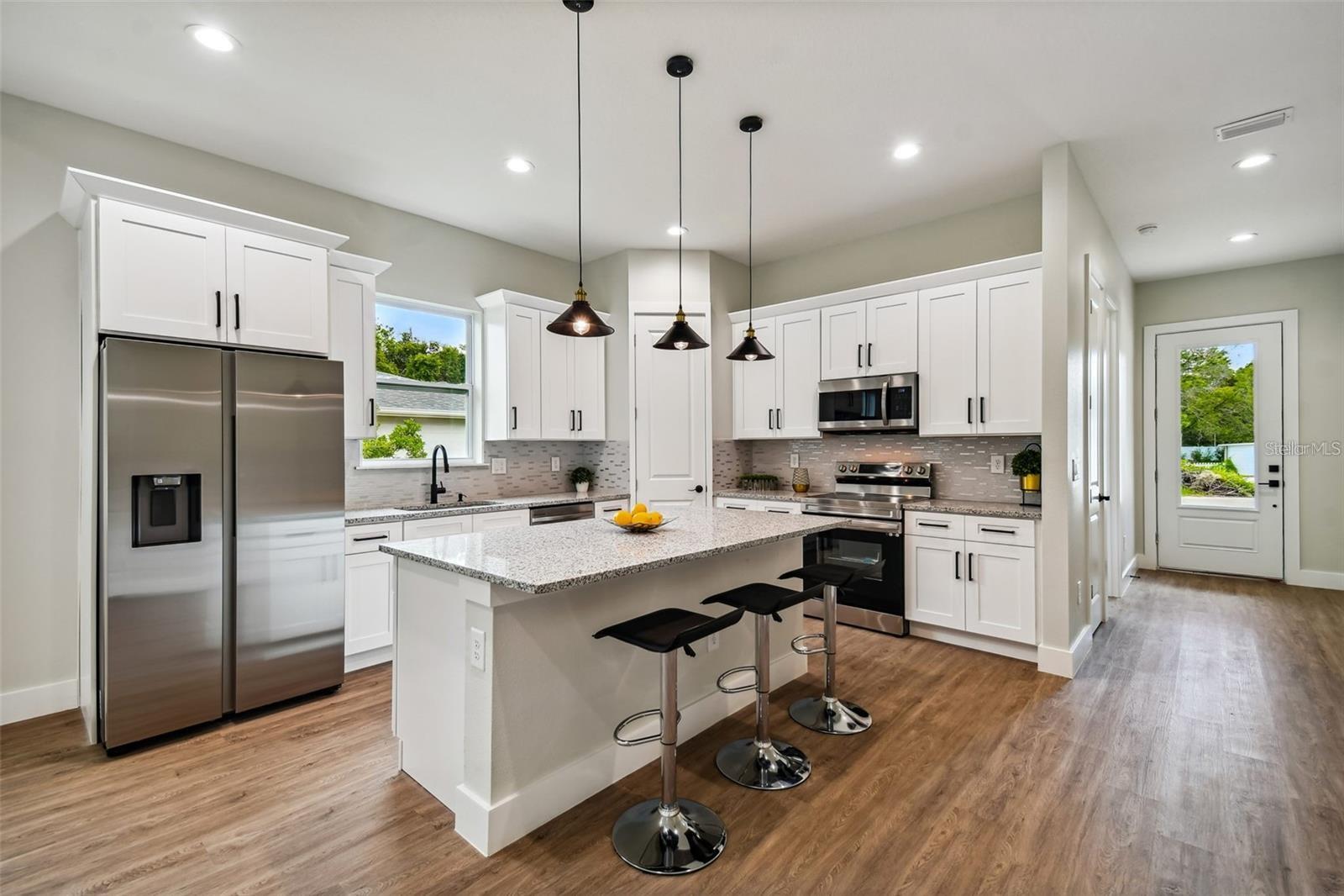 Image 7 of 27 For 2061 19th Avenue Sw