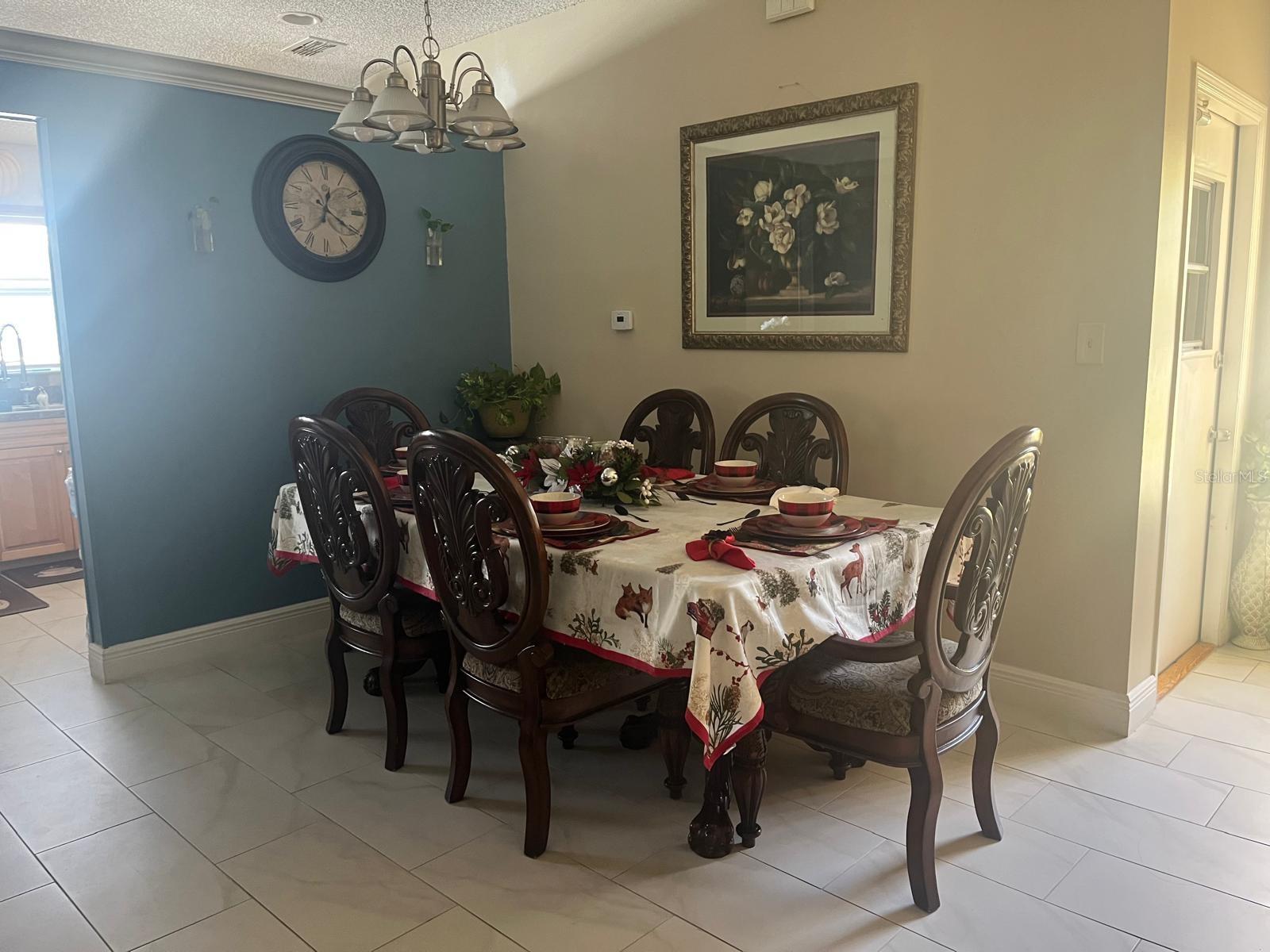 Image 3 of 33 For 916 Ponderosa Pine Court