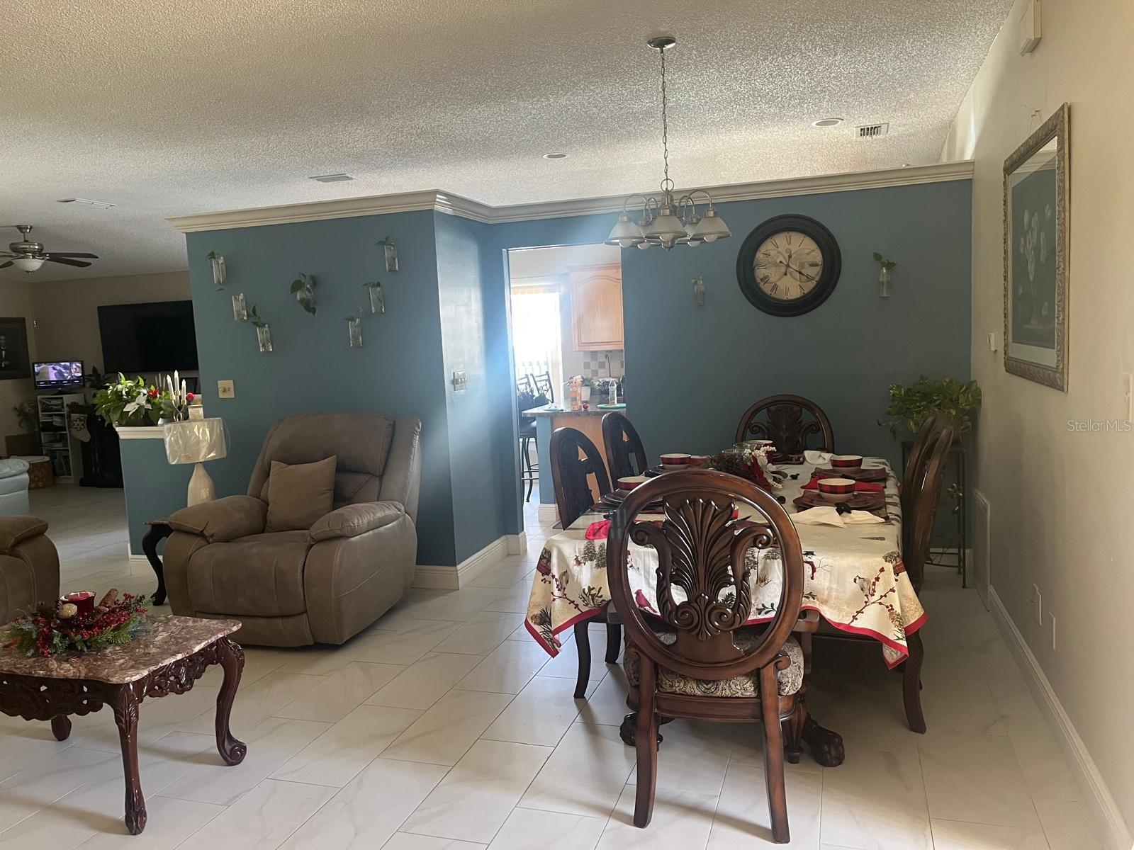 Image 5 of 33 For 916 Ponderosa Pine Court