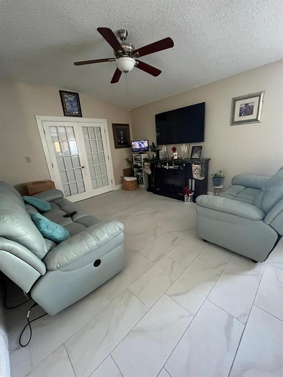 Image 7 of 33 For 916 Ponderosa Pine Court