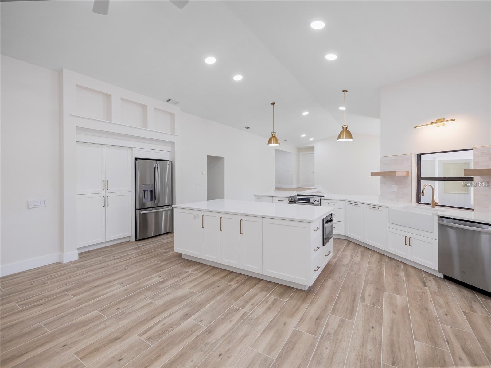 Image 12 of 57 For 6790 Edgeworth Drive