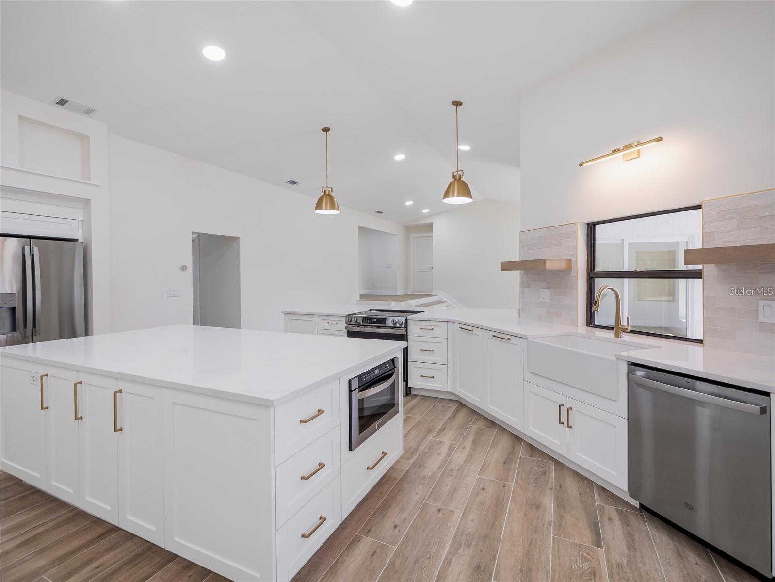 Image 14 of 57 For 6790 Edgeworth Drive