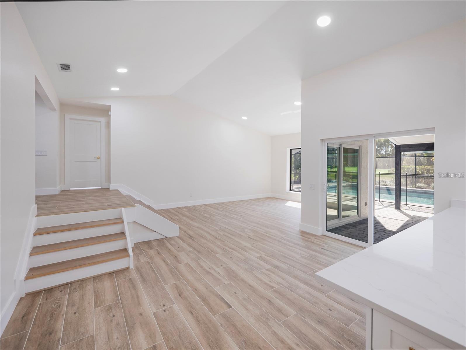 Image 19 of 57 For 6790 Edgeworth Drive