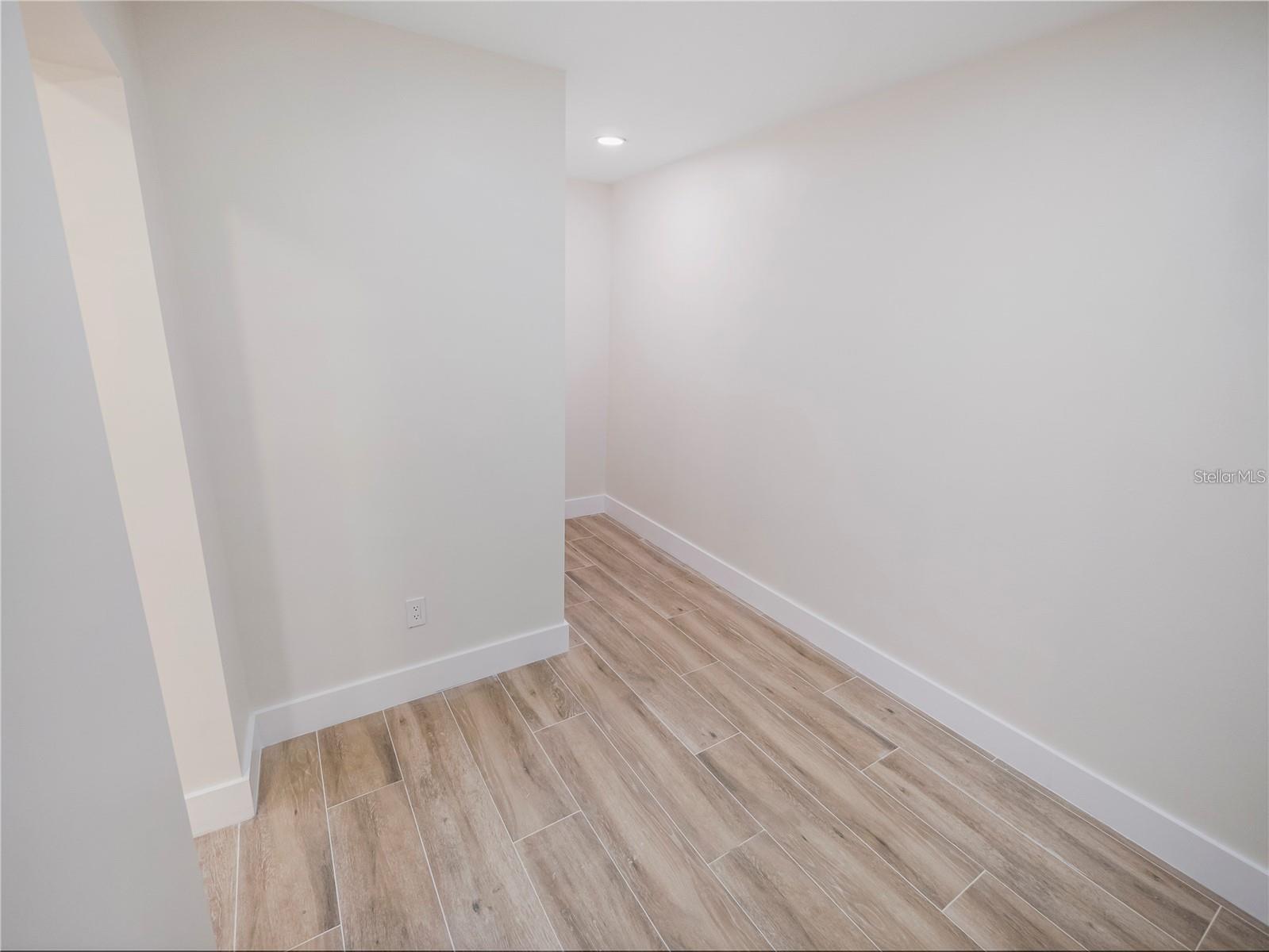 Image 30 of 57 For 6790 Edgeworth Drive