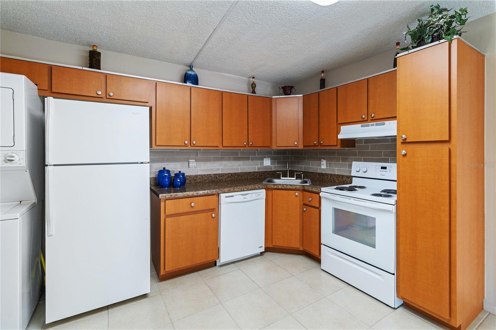 Image 10 of 18 For 8205 Sun Spring Circle C2