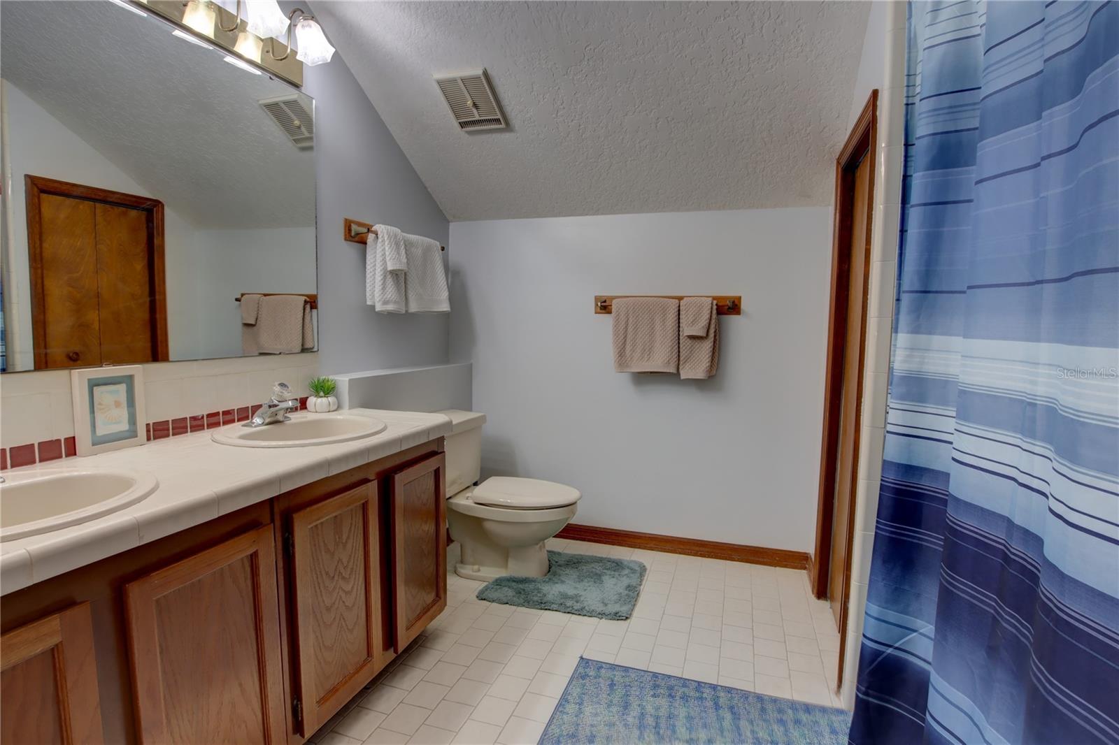 Image 43 of 59 For 5329 Foxshire Court