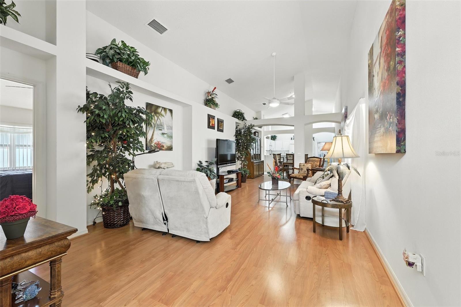 Image 2 of 25 For 1752 Challenger Avenue