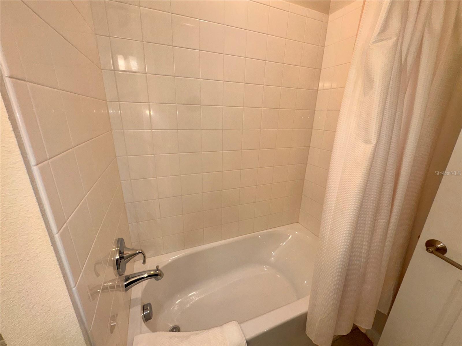 Image 19 of 26 For 3150 Paradox Circle 406