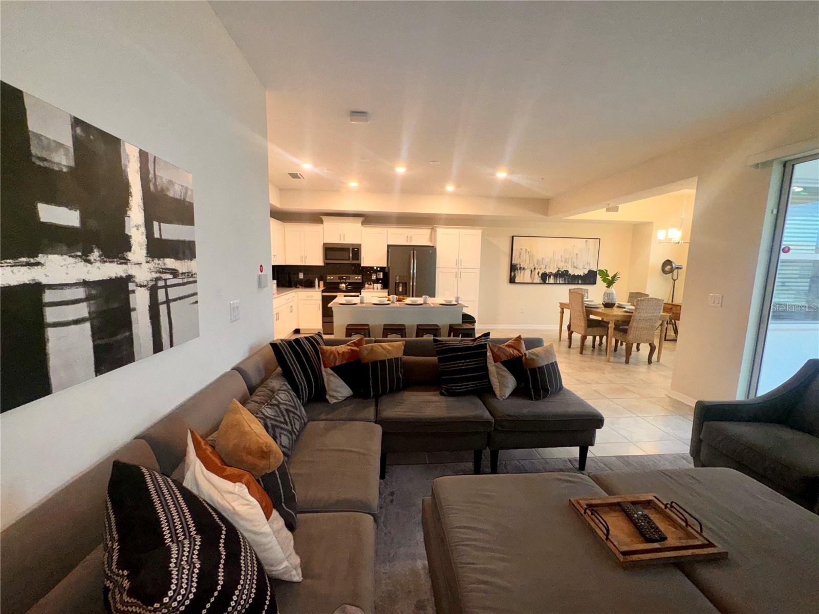 Image 3 of 26 For 3150 Paradox Circle 406