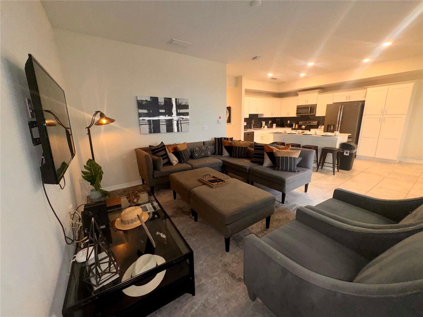 Image 4 of 26 For 3150 Paradox Circle 406