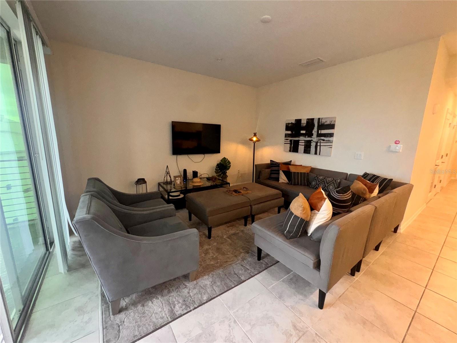 Image 5 of 26 For 3150 Paradox Circle 406