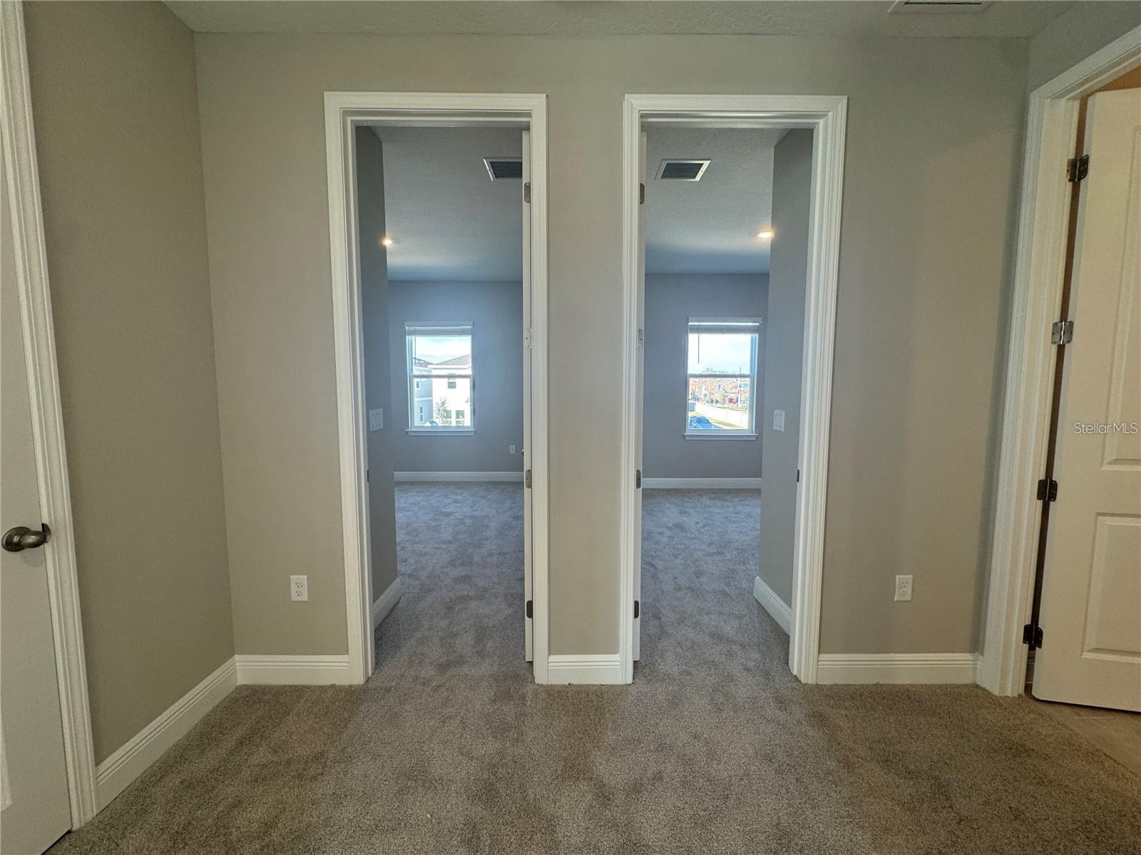 Image 23 of 37 For 16848 Hamlin Vista Alley