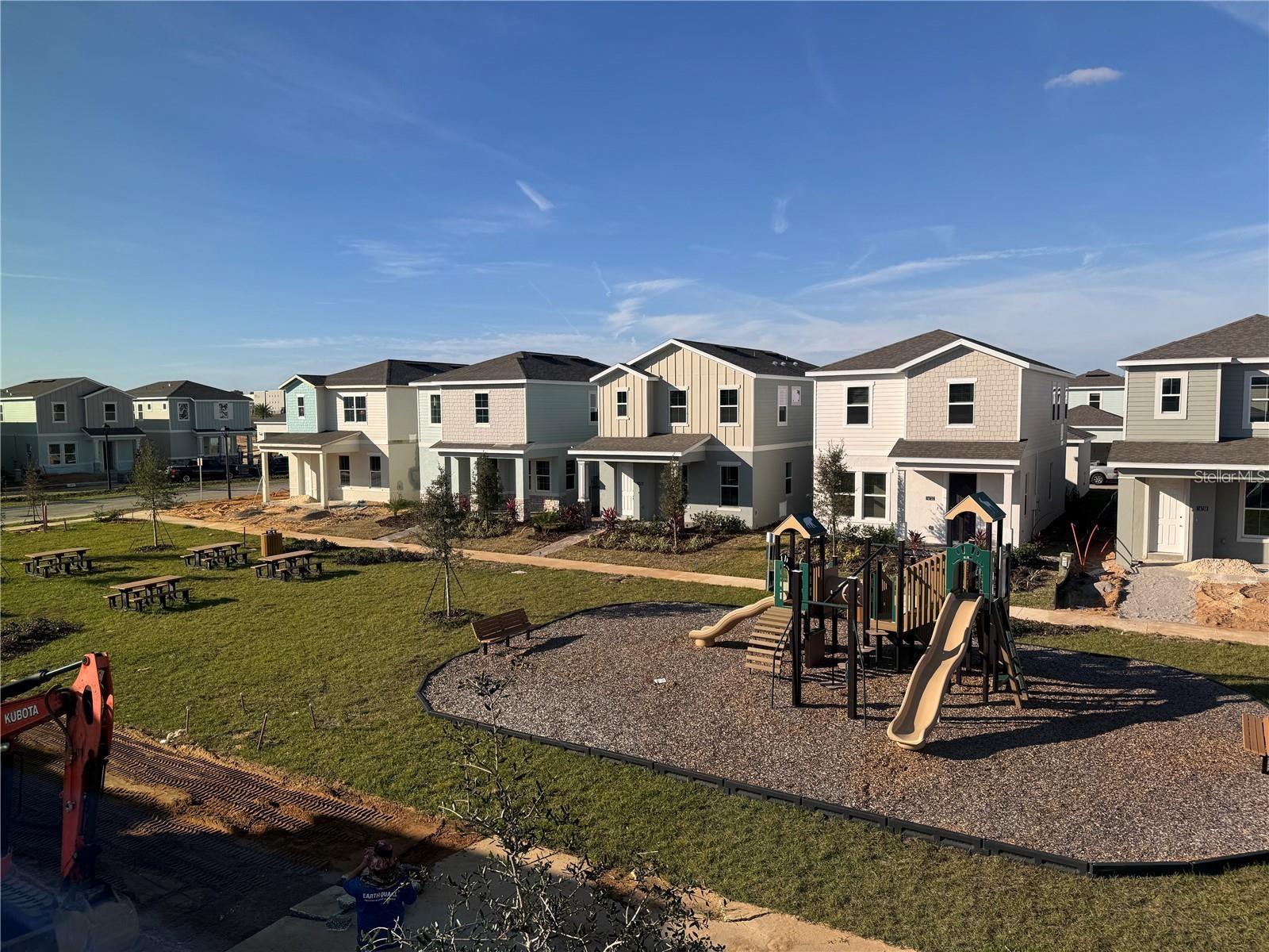 Image 32 of 37 For 16848 Hamlin Vista Alley