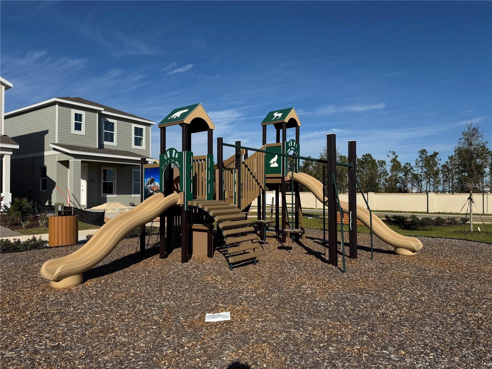 Image 34 of 37 For 16848 Hamlin Vista Alley