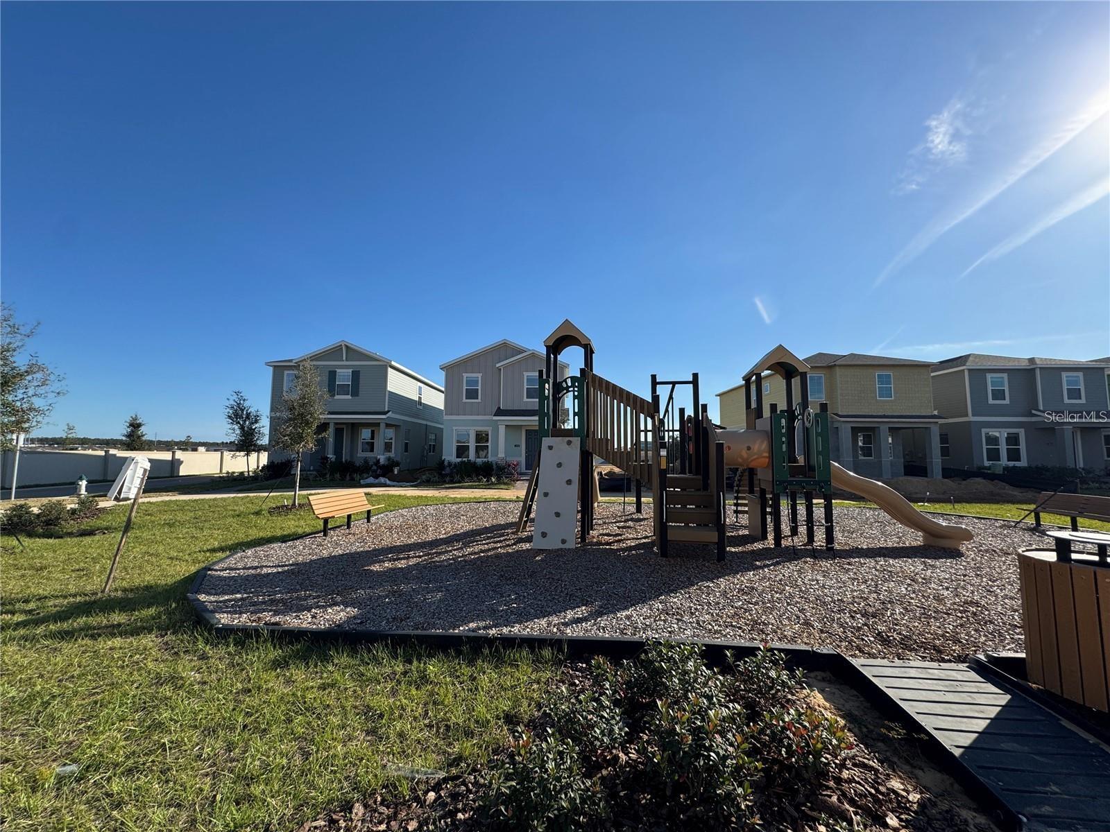 Image 35 of 37 For 16848 Hamlin Vista Alley