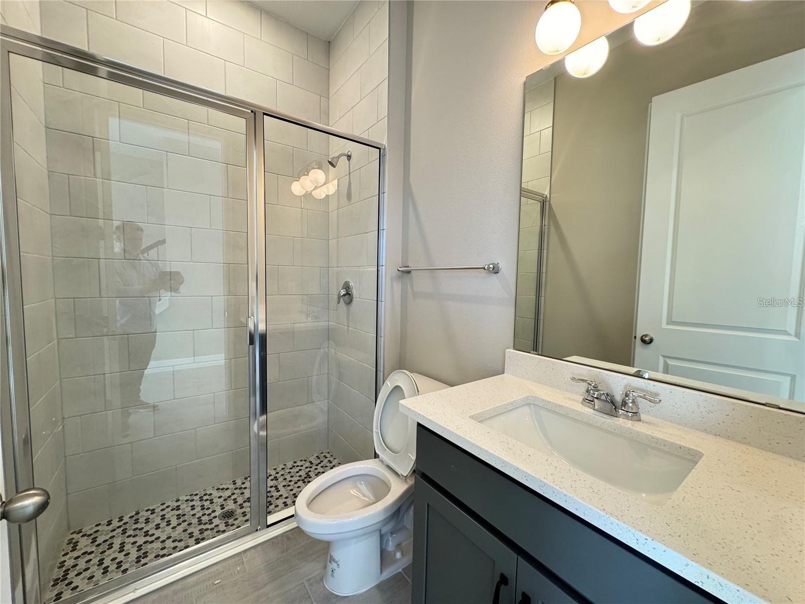 Image 4 of 37 For 16848 Hamlin Vista Alley