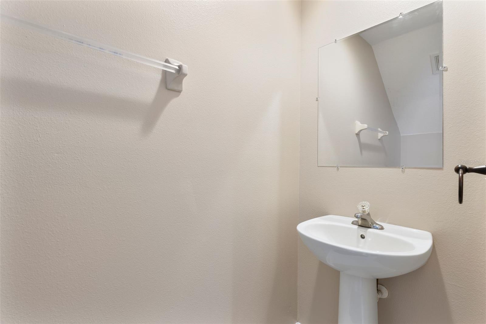 Image 10 of 30 For 946 Davenwood Court