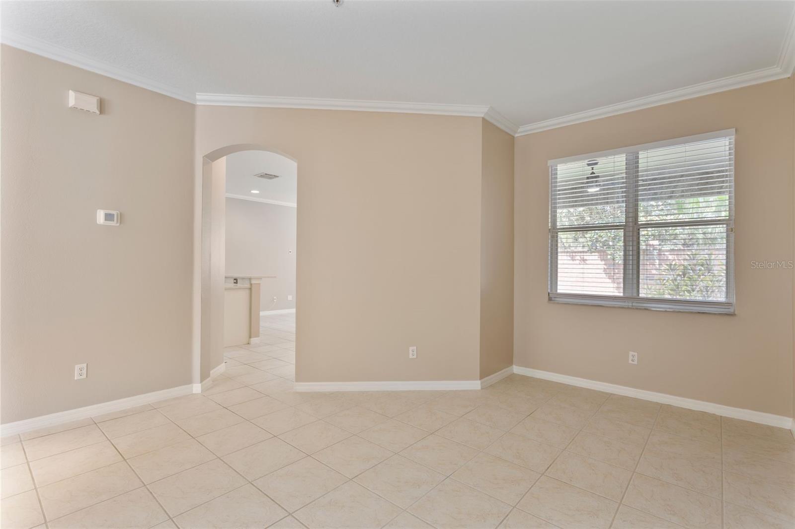 Image 4 of 30 For 946 Davenwood Court