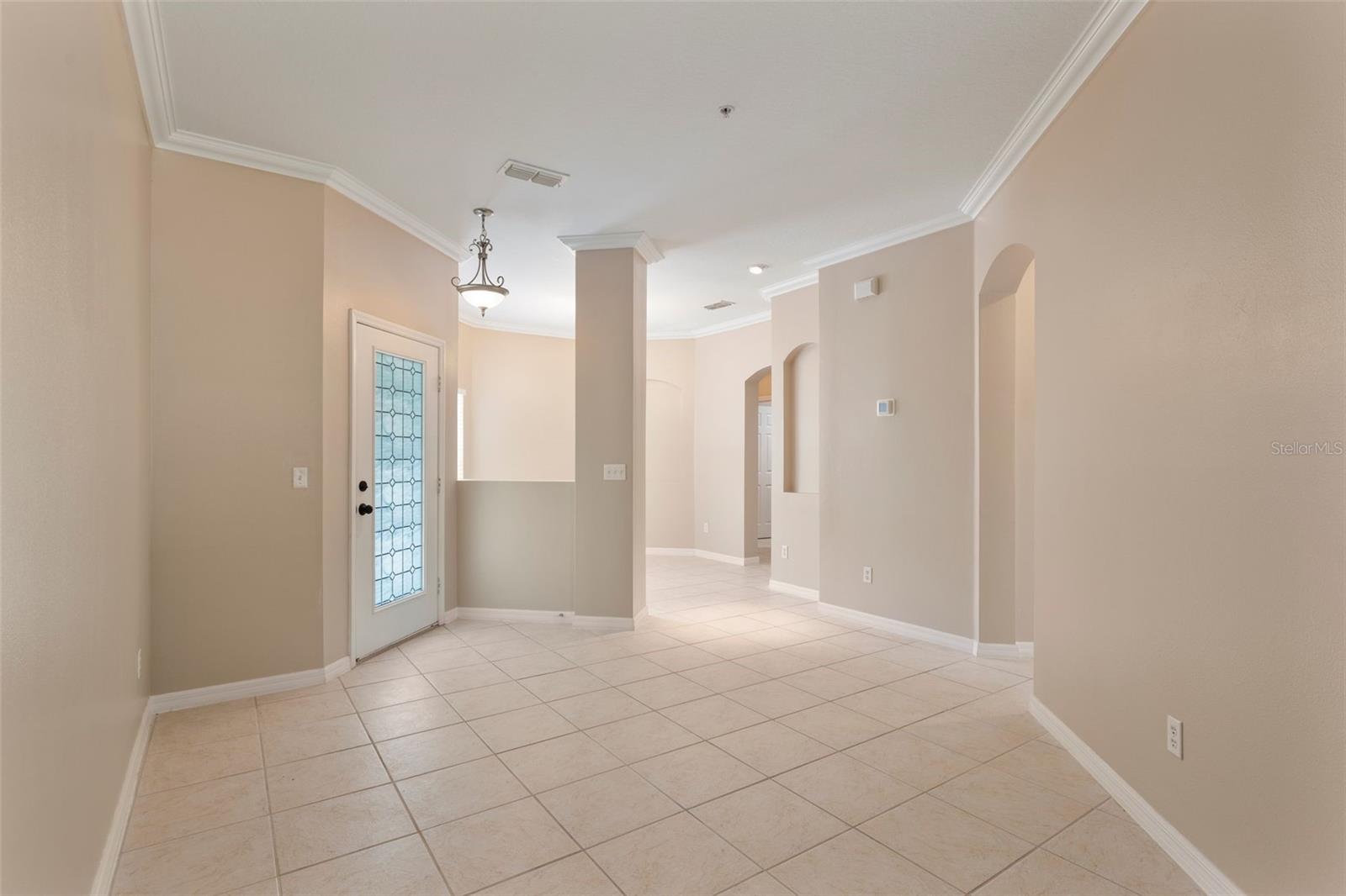 Image 5 of 30 For 946 Davenwood Court