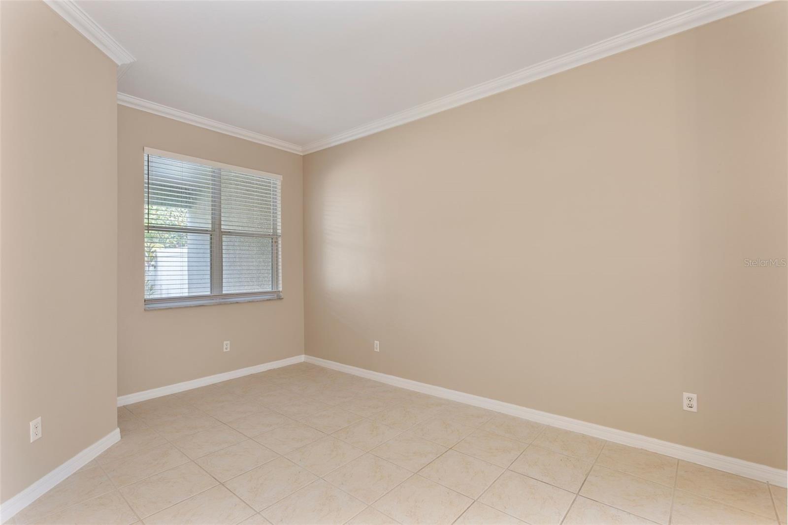 Image 6 of 30 For 946 Davenwood Court