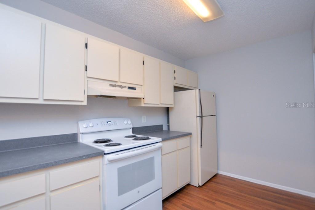 Image 10 of 23 For 648 Kenwick Circle 205