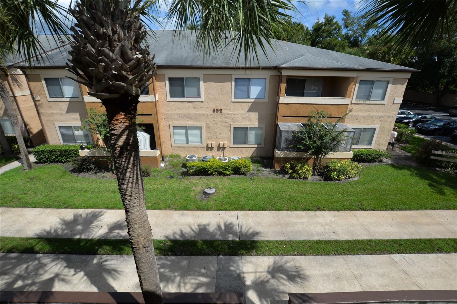 Image 21 of 23 For 648 Kenwick Circle 205