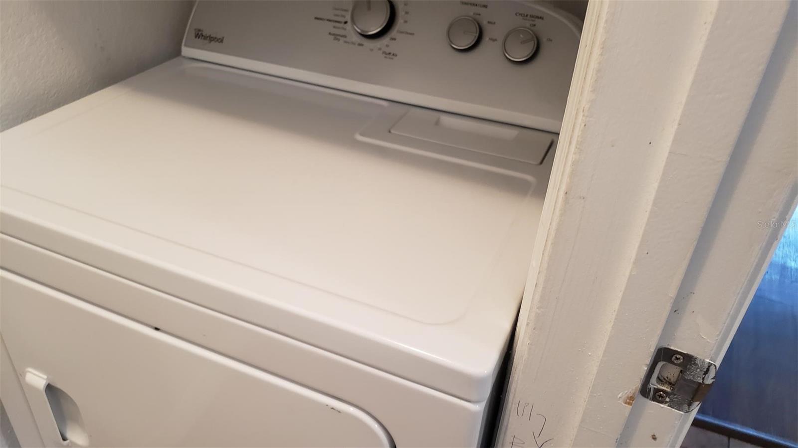 Image 13 of 16 For 2000 Erving Circle 206