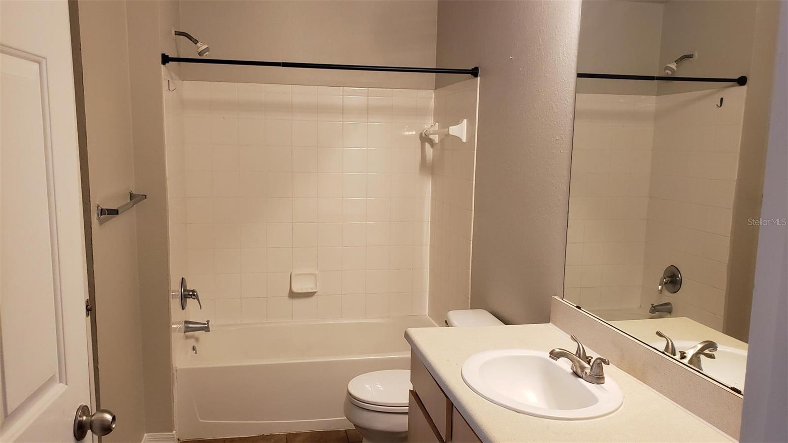 Image 4 of 16 For 2000 Erving Circle 206