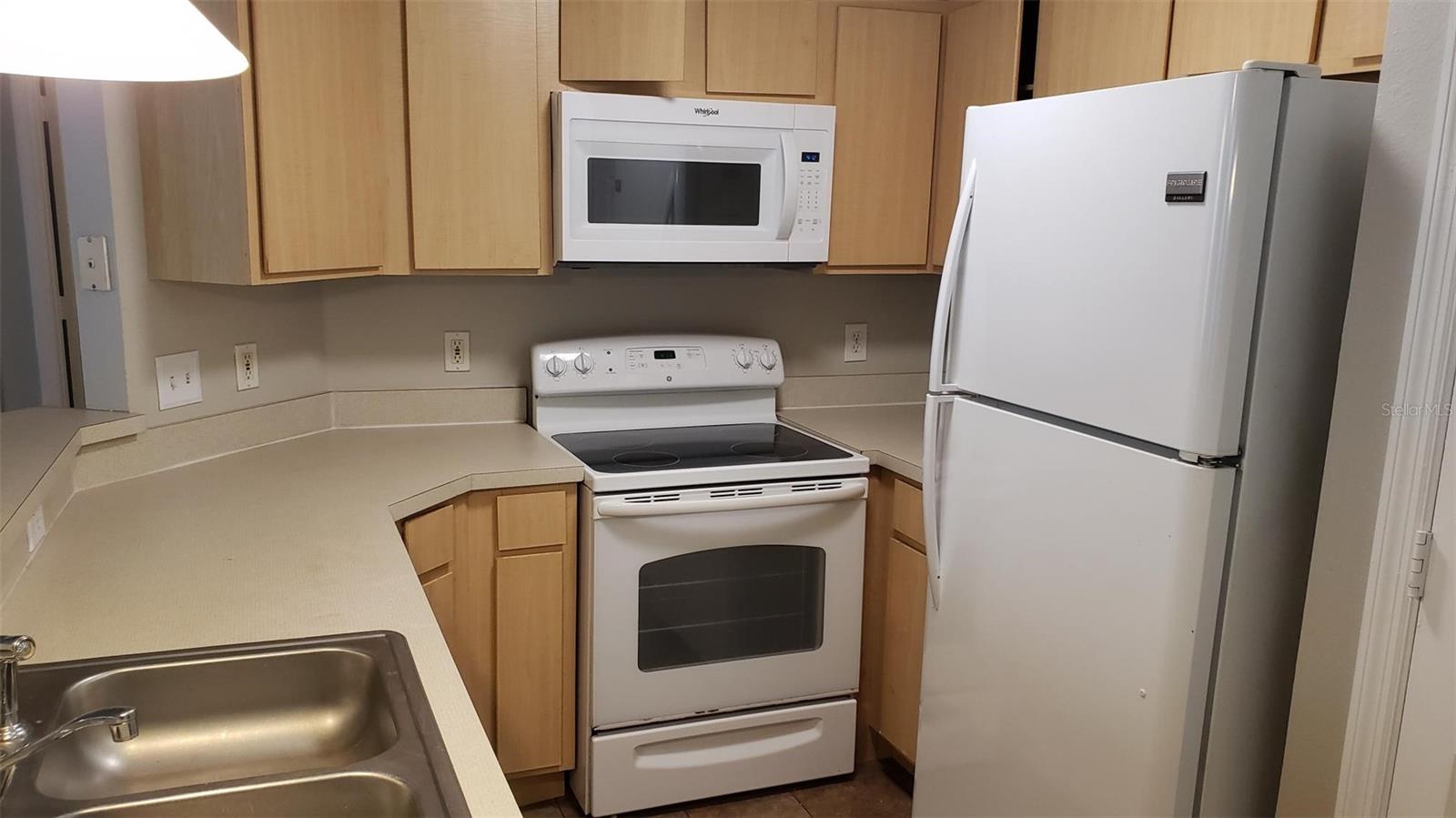 Image 9 of 16 For 2000 Erving Circle 206