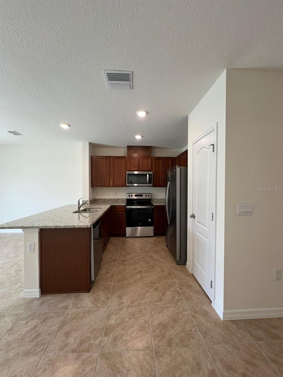 Image 3 of 25 For 1532 Lumber Avenue