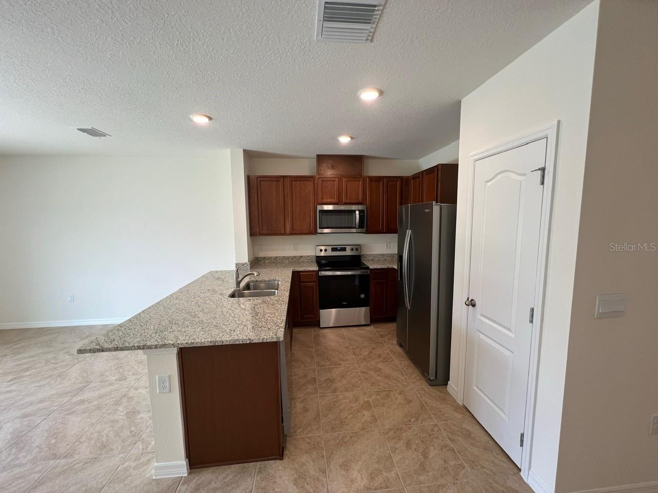 Image 4 of 25 For 1532 Lumber Avenue