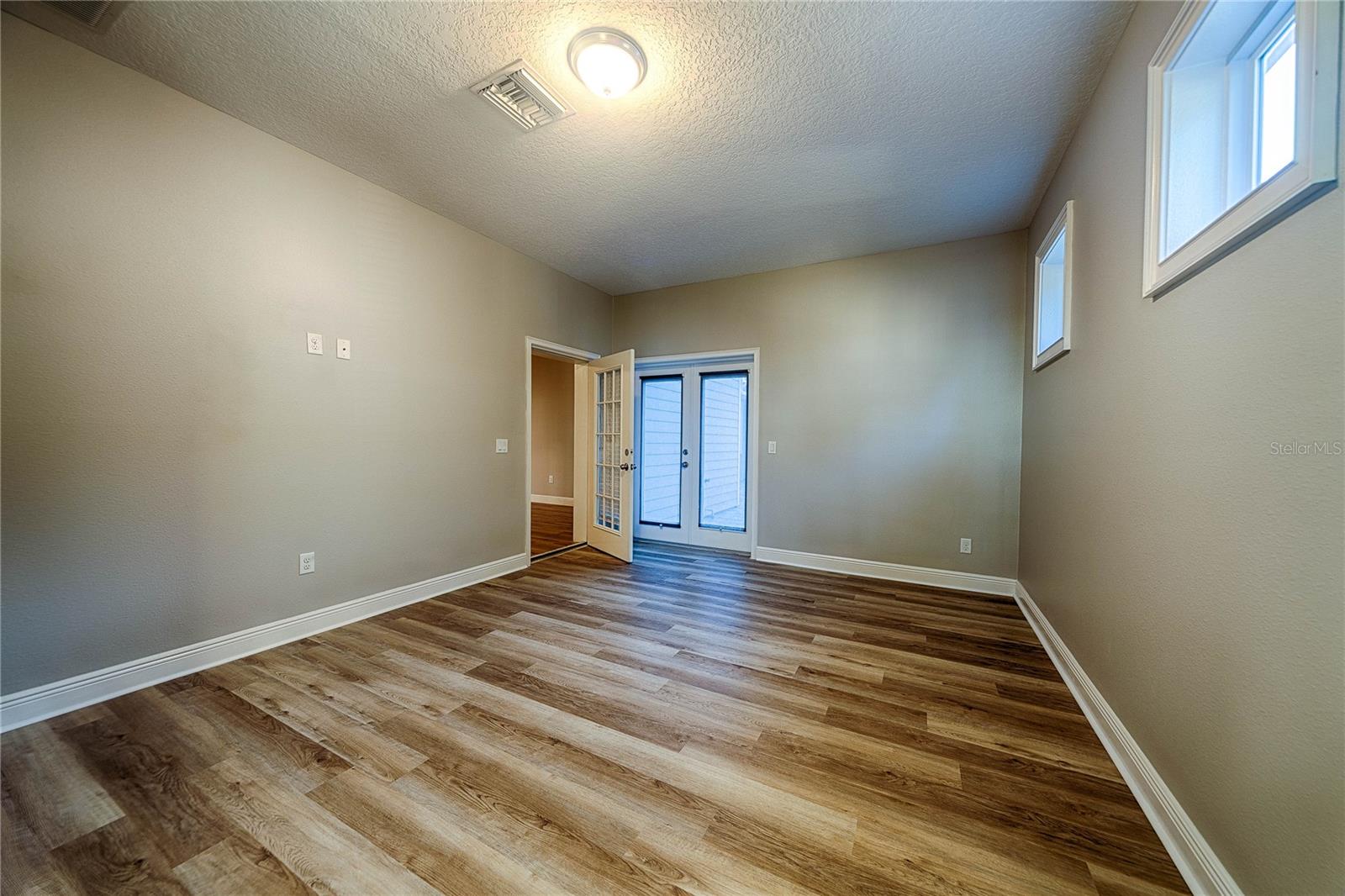 Image 15 of 27 For 7019 Five Oaks Drive