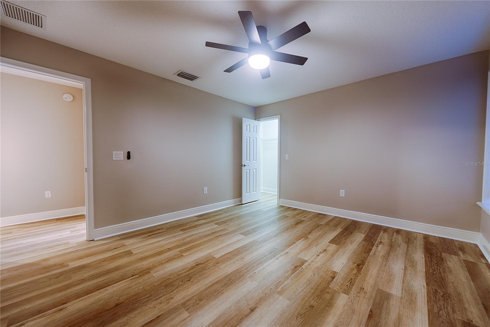 Image 19 of 27 For 7019 Five Oaks Drive