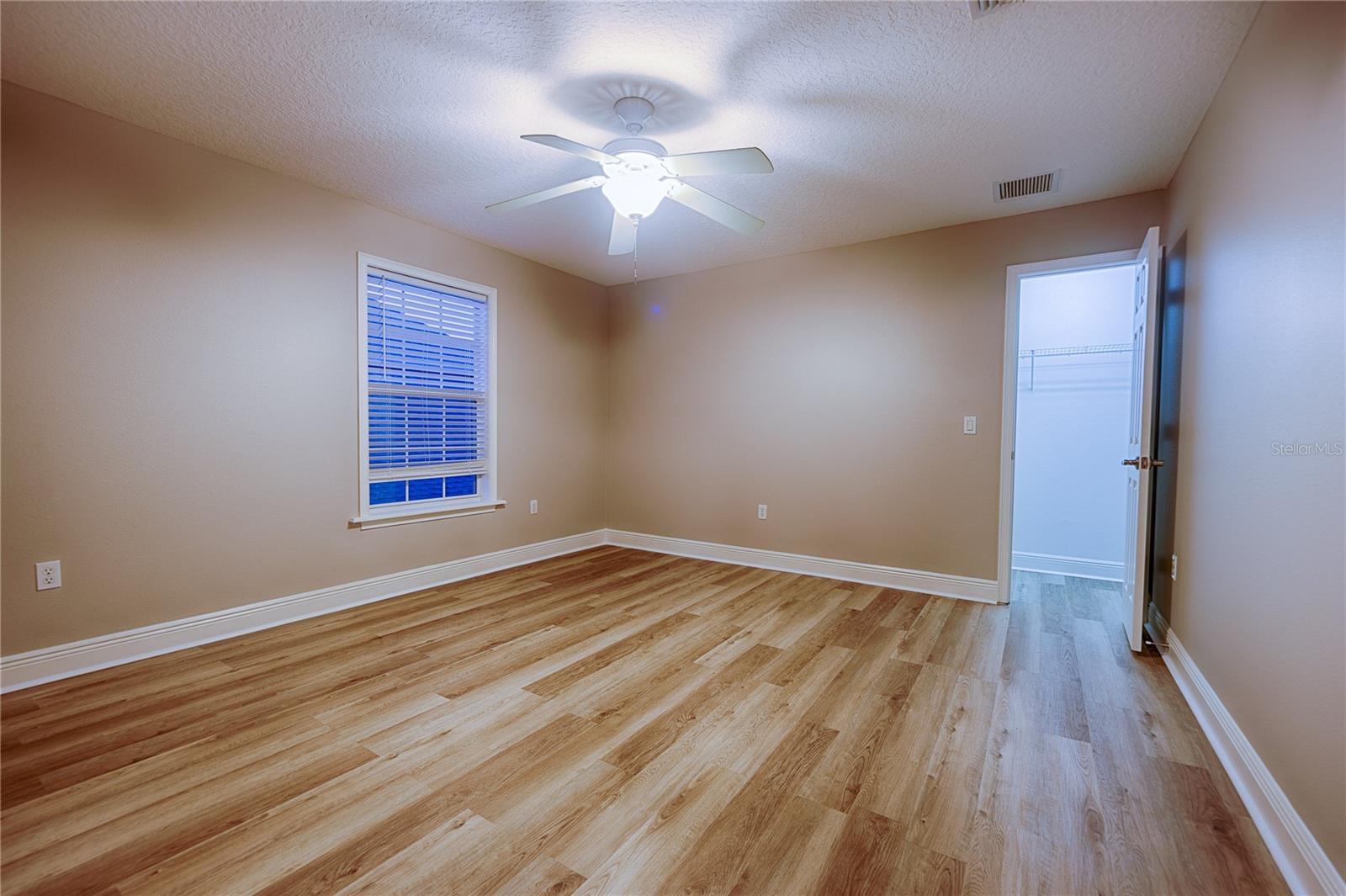 Image 20 of 27 For 7019 Five Oaks Drive