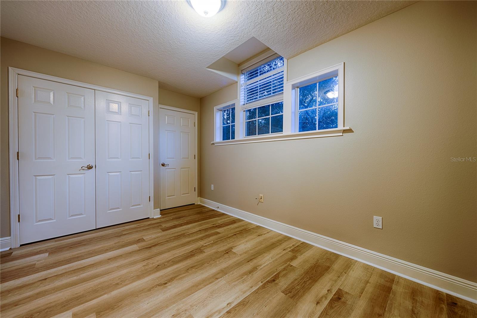 Image 21 of 27 For 7019 Five Oaks Drive