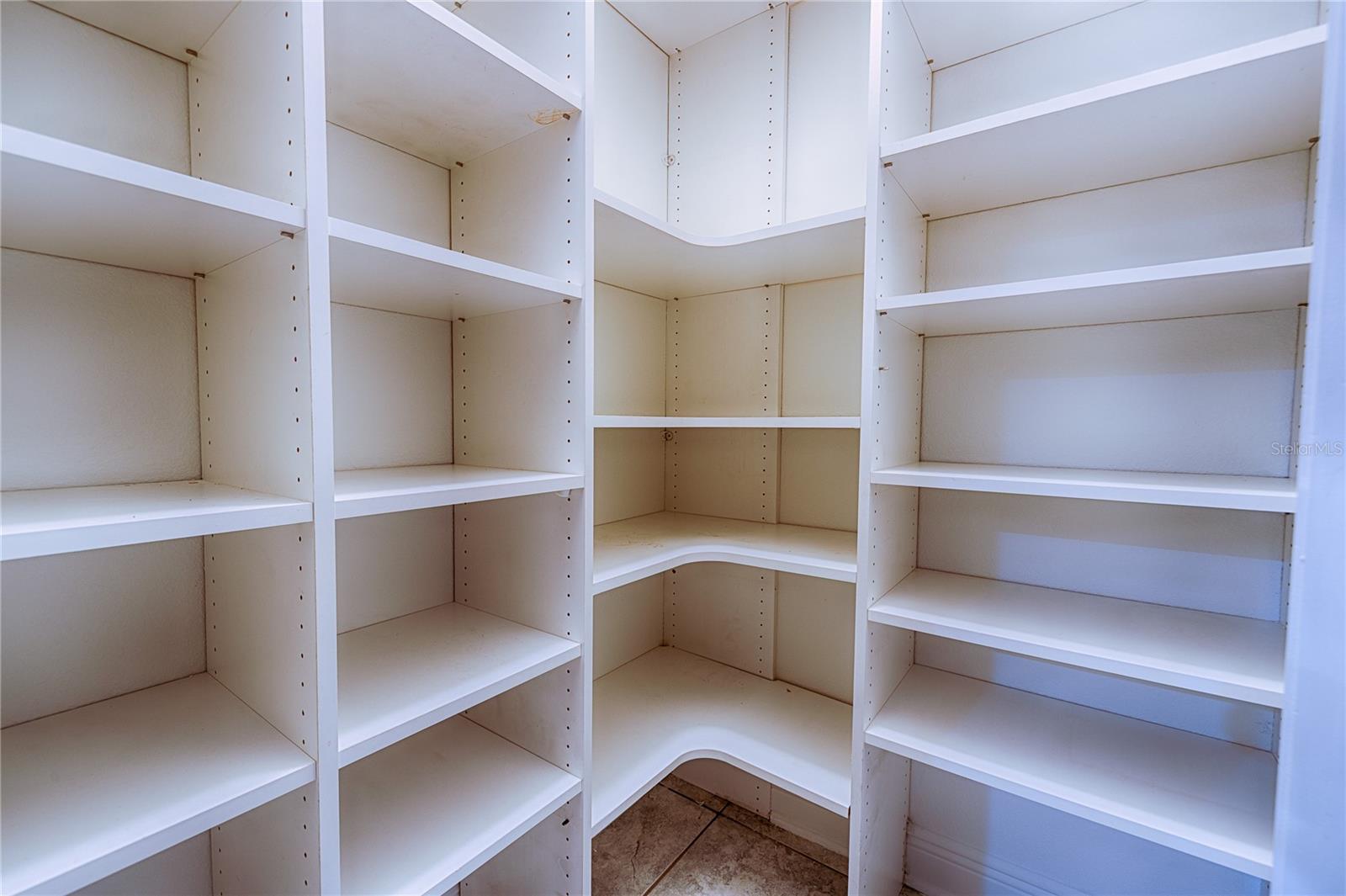 Image 7 of 27 For 7019 Five Oaks Drive