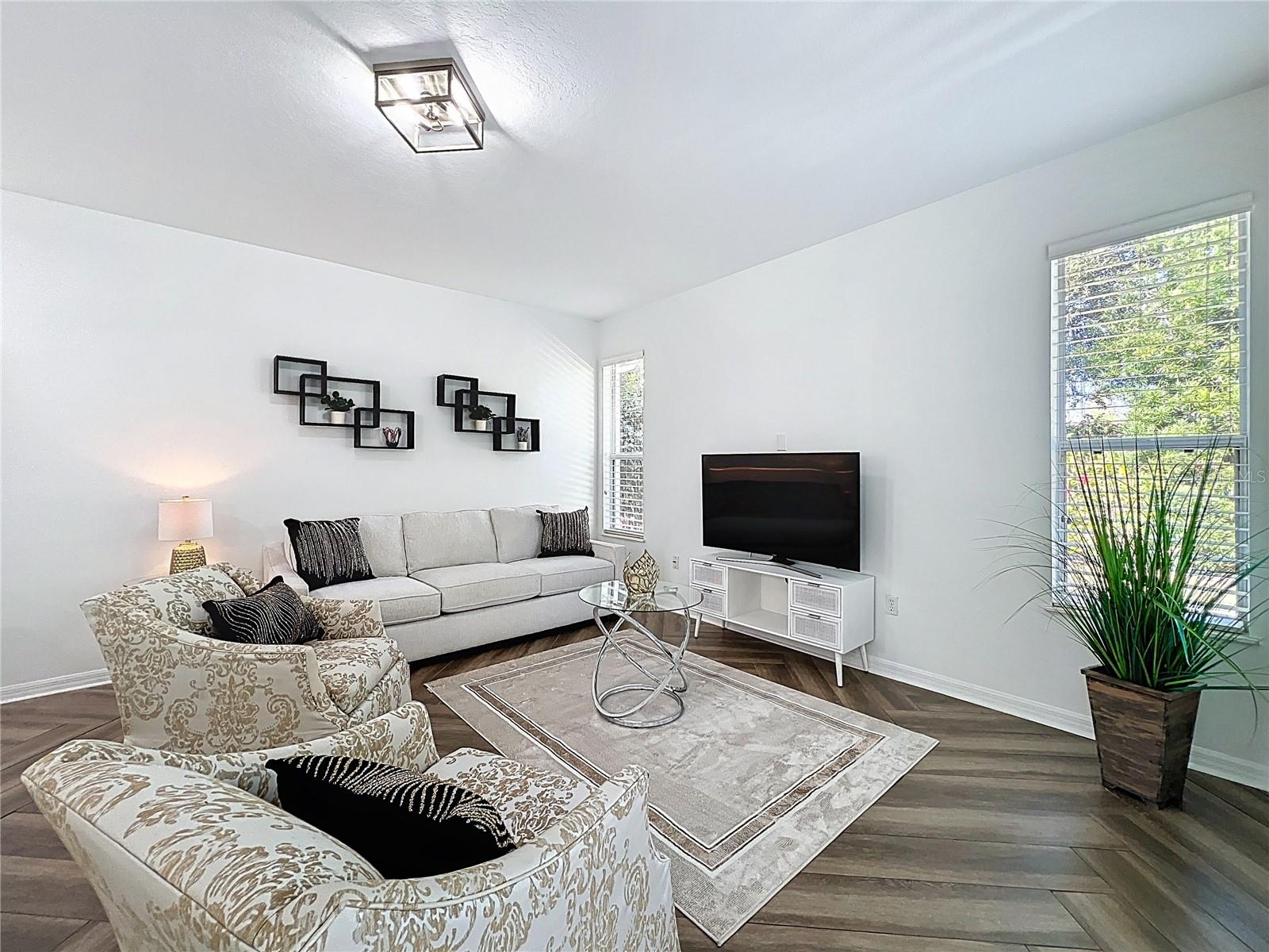 Image 22 of 39 For 1077 Lascala Drive