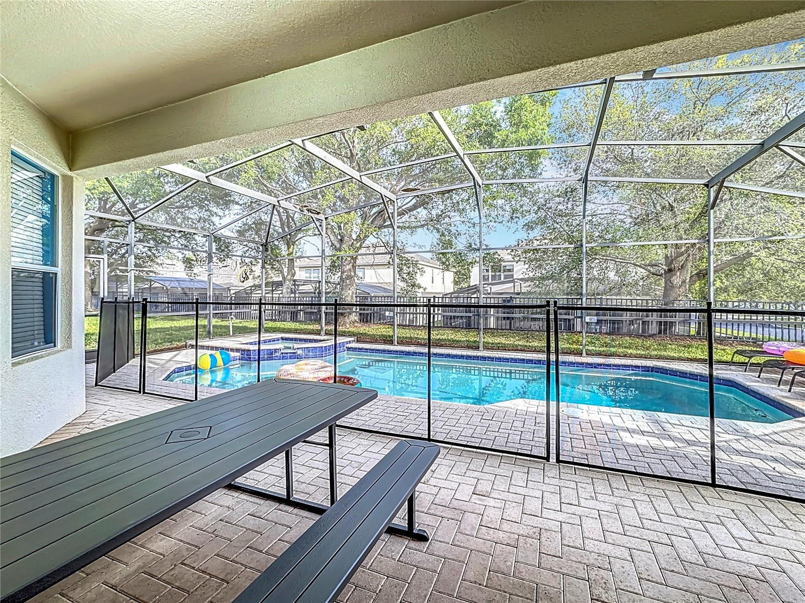 Image 63 of 100 For 7788 Basnett Circle