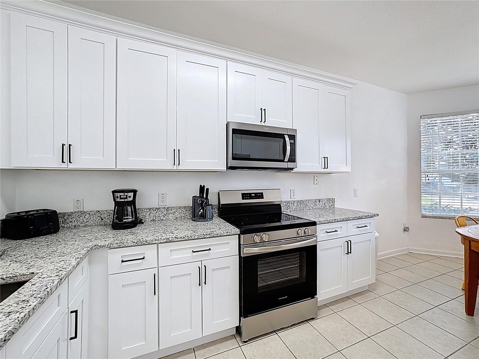 Image 8 of 100 For 7788 Basnett Circle