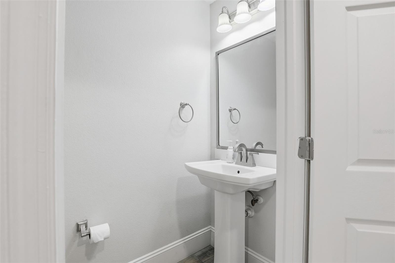 Image 18 of 45 For 429 Rona Lane