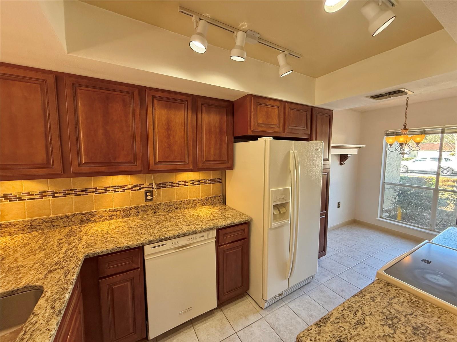 Image 11 of 50 For 200 Sabal Palm Place 200