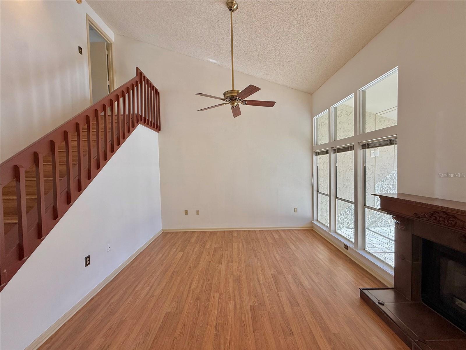 Image 5 of 50 For 200 Sabal Palm Place 200