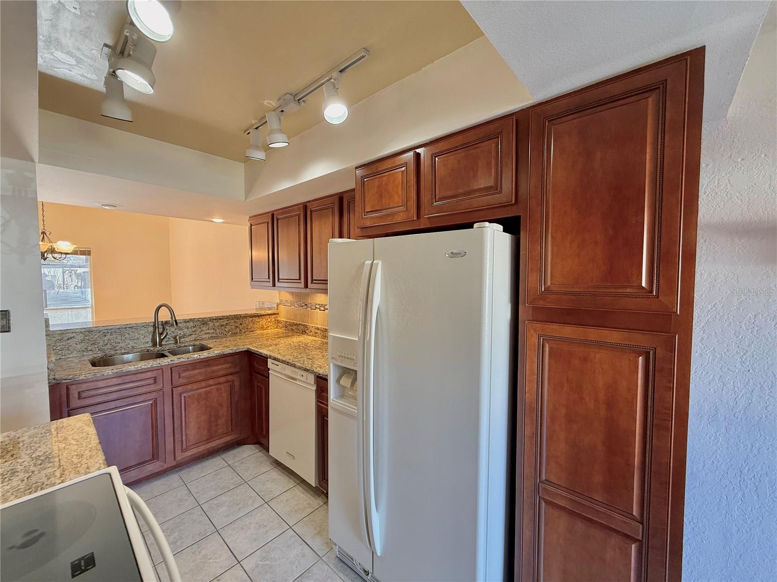 Image 9 of 50 For 200 Sabal Palm Place 200