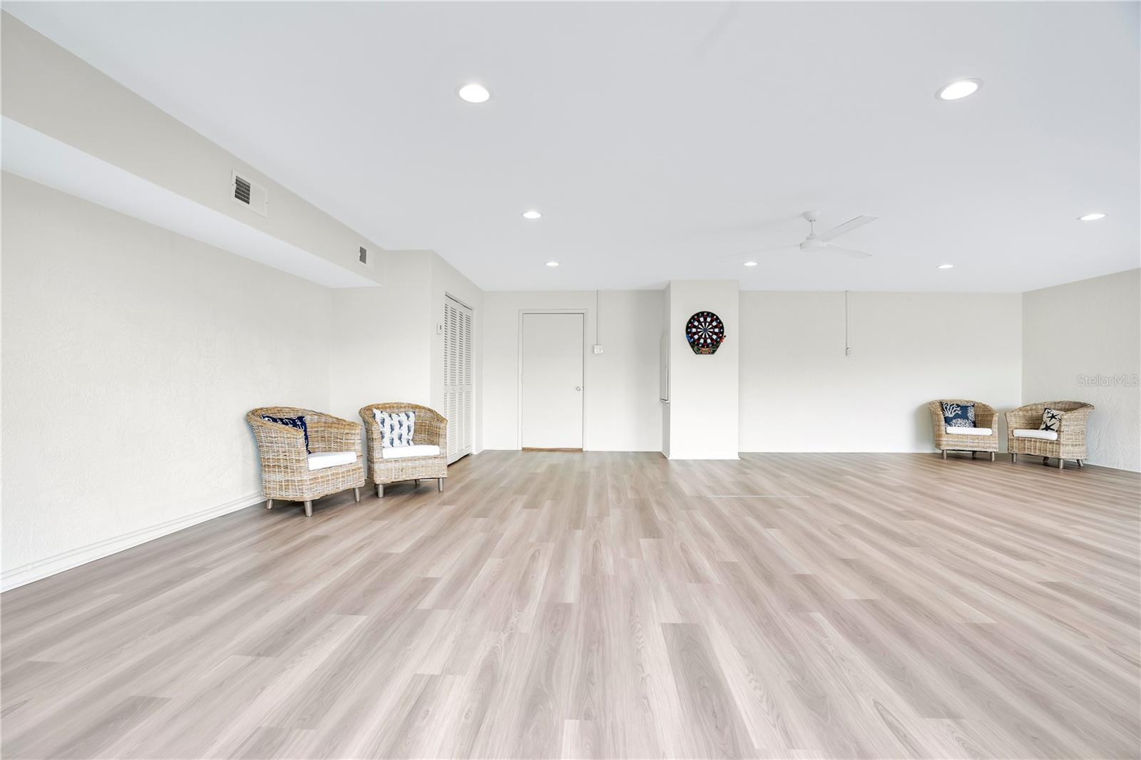 Image 27 of 66 For 4013 Catalina Drive 4013